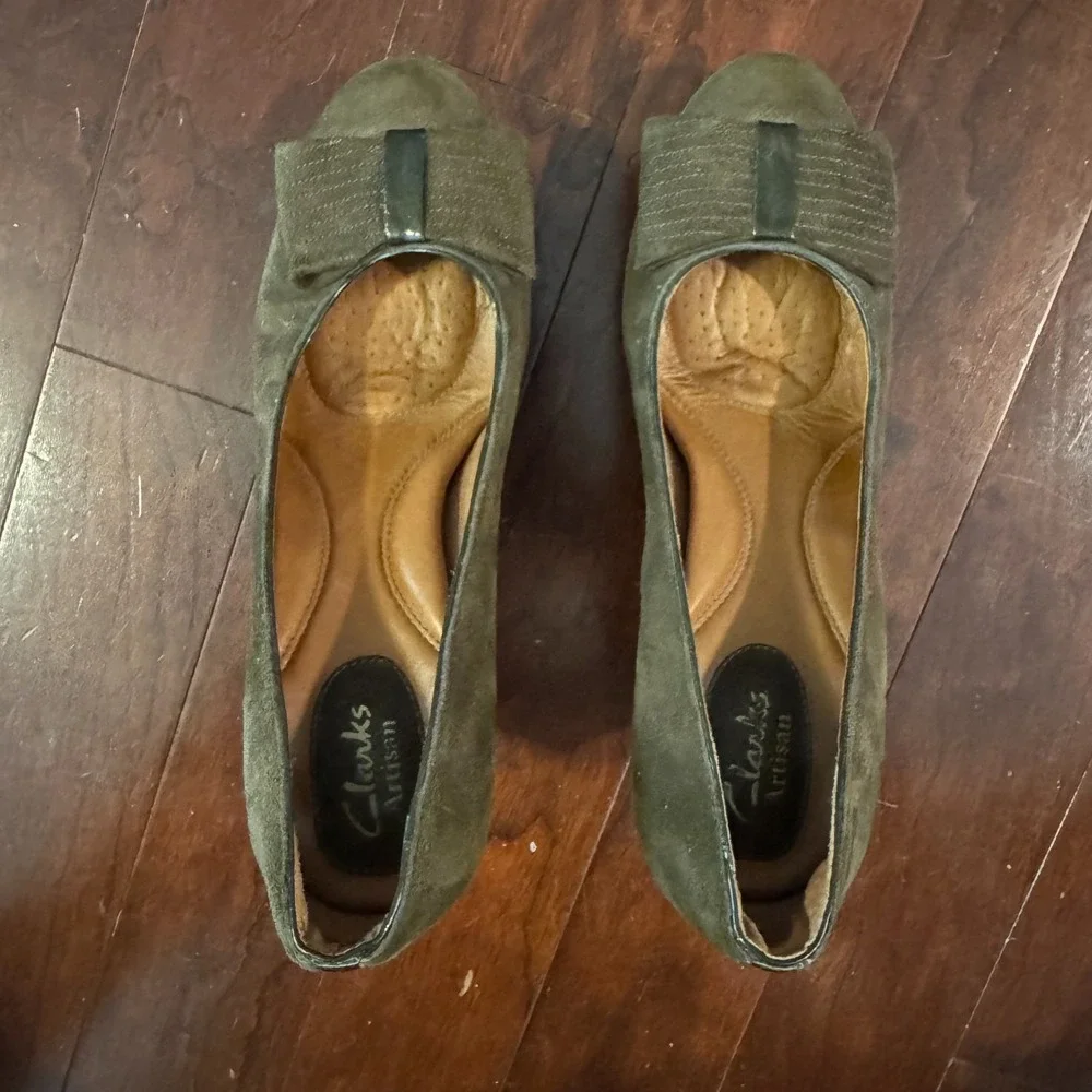 Clarks Artisan Olive Green Suede Peep Toe Bow 3